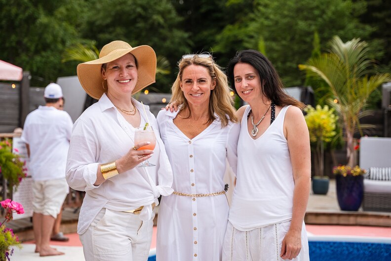 Wear-whites poolside party